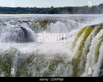 Gola del Diavolo, conosciuta come la Garganta del Diablo in spagnolo, Cascate Iguazú, Provincia di Misiones, Argentina. Foto Stock