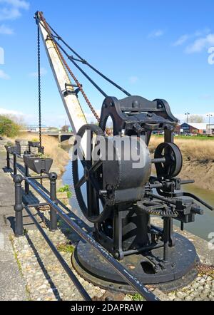 19th Century Crane on the River Parrett, West Quay, Bridgwater, Somerset, South West, England, UK, TA6 3HW Foto Stock