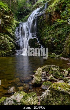 Cascate di Kamienczyk, montagne dei Giganti (Karkonosze). Polonia, provincia della bassa Slesia. Foto Stock