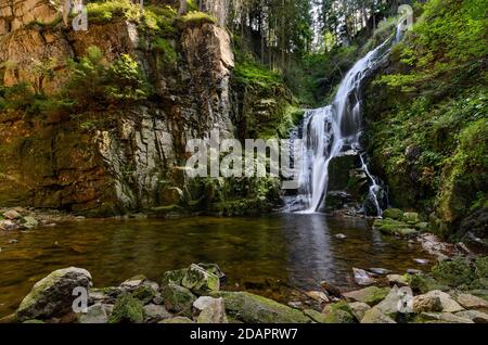 Cascate di Kamienczyk, montagne dei Giganti (Karkonosze). Polonia, provincia della bassa Slesia. Foto Stock