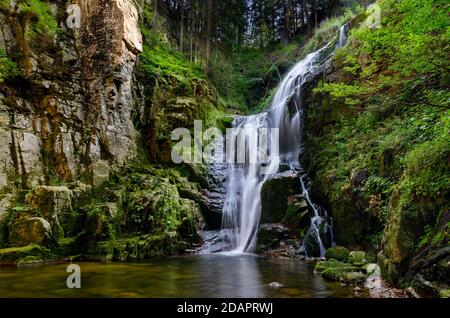 Cascate di Kamienczyk, montagne dei Giganti (Karkonosze). Polonia, provincia della bassa Slesia. Foto Stock