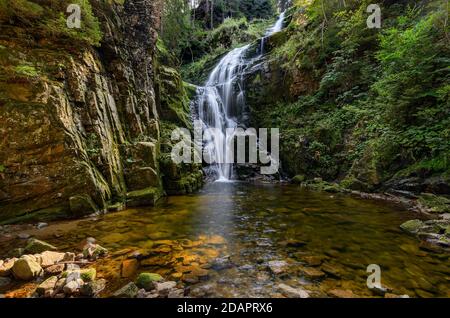 Cascate di Kamienczyk, montagne dei Giganti (Karkonosze). Polonia, provincia della bassa Slesia. Foto Stock