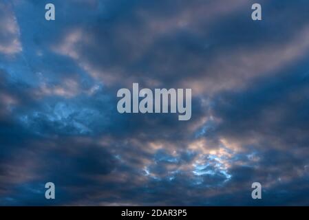 Pioggia nuvole (Nimbostratus), Baviera, Germania Foto Stock