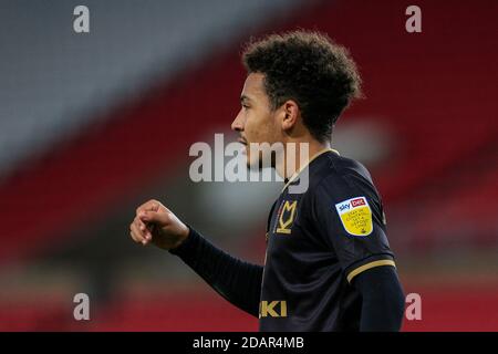 Matthew Sorinola n° 29 di Milton Keynes Dons in azione Foto Stock