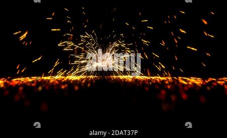 Fuochi d'artificio sfondo, realistica animazione 3D di scintille bruciate a terra su sfondo scuro, fuochi d'artificio scintille, 4K alta qualità, rendering 3D Foto Stock