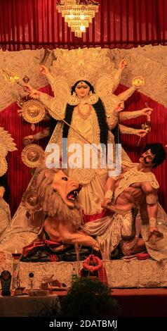 Durga Puja magia di grazia e forza divina Foto Stock