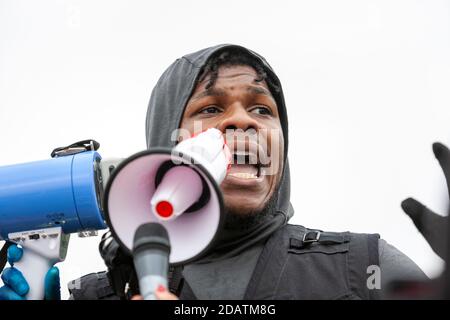 L'attore John Boyega tiene un discorso alla marcia di protesta Black Lives Matter a Hyde Park di Londra. 2020 Foto Stock