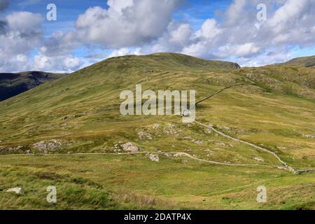 Vista su Yoke Fell, la valle Hartsop, il passo di Kirkstone, Lake District National Park, Cumbria, Inghilterra, UK Yoke Fell è una delle 214 campane di Wainwright. Foto Stock