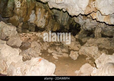 Una vista interna della popolare Grotta di Mawsmai Cherrapunjee (Sohra), Meghalaya. India Foto Stock