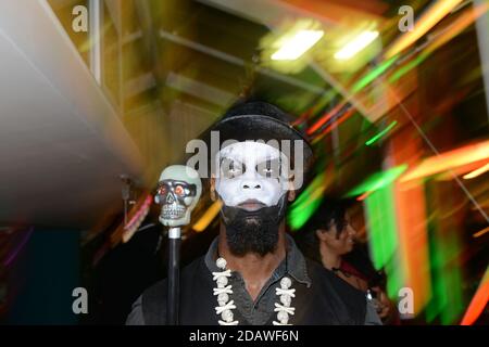 Uomo vestito per Halloween party Birmingham UK 2014 Foto Stock