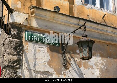 Via Grodzka è la via più importante della città vecchia di Kraków, una delle strade più antiche e parte della strada reale. Foto Stock