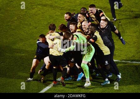 I giocatori marini festeggiano la vittoria del calcio di punizione - Colchester United v Marine, The Emirates fa Cup First round, JobServe Community Stadium, Colchester, UK - 7 novembre 2020 solo per uso editoriale - si applicano restrizioni DataCo Foto Stock