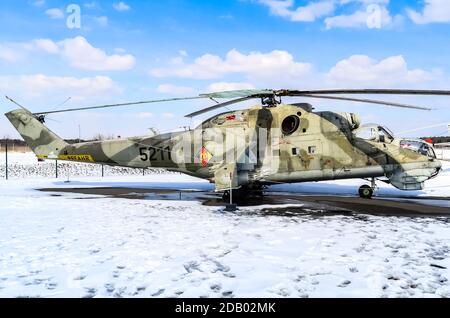 Le forze aeree della Germania orientale MIL mi-24D sono esposte nel Museo di storia militare di Berlino, Gatow Foto Stock