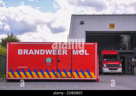 L'immagine mostra un veicolo da vigile del fuoco in MOL, lunedì 29 giugno 2020. BELGA FOTO LUC CLAESSEN Foto Stock