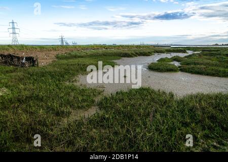 La Swale in Kent che conduce al fiume Medway e. Stangate Creek Foto Stock