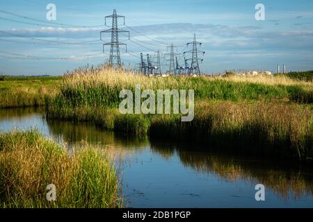 La Swale in Kent che conduce al fiume Medway e. Stangate Creek Foto Stock