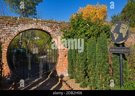 Il giardino del mondo, castello di Lullingstone, in Eynsford, Kent, Regno Unito Foto Stock