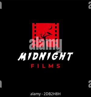 Film negativo e crow perch nel logo di illustrazione di albero morto. Ispirazione per il design del logo del film horror Illustrazione Vettoriale