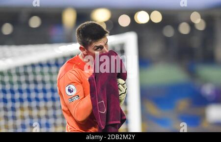 Nick Pope il portiere di Burnley durante la partita della Premier League tra Brighton e Hove Albion e Burnley all'American Express Stadium , Brighton , Regno Unito - 6 novembre 2020 - solo per uso editoriale. Nessuna merchandising. Per le immagini di calcio si applicano restrizioni fa e Premier League inc. Nessun utilizzo di Internet/mobile senza licenza FAPL - per i dettagli contattare Football Dataco Foto Stock