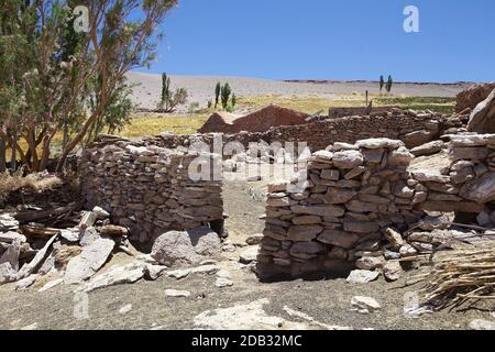 Casa vicino al Geyser di Botijuela nella zona vulcanica Antofalla Puna de Atacama, Argentina. Antofalla si trova nell'Antofagasta de la Sierra de Foto Stock