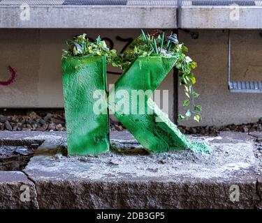 La stazione della S-bahn Julius-Leber-Brücke serve la linea S1 della rete di pendolari a Schöneberg, Berlino. Aperto il 2 maggio 2008 Foto Stock