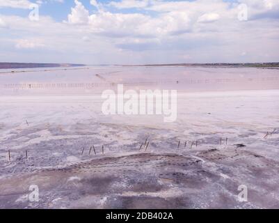 Saline bianche del Limano Rosso Kuyalnik in Ucraina, Odessa in estate Foto Stock