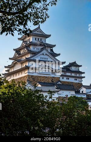 Il castello di Himeji chiamato l'Egret bianco o il castello dell'airone bianco, Himeji, Giappone. Patrimonio dell'umanità dell'UNESCO. Foto Stock