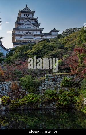 Il castello di Himeji chiamato l'Egret bianco o il castello dell'airone bianco, Himeji, Giappone. Patrimonio dell'umanità dell'UNESCO. Foto Stock