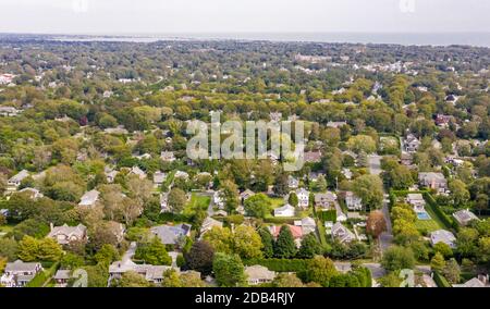 Vista aerea delle case a Southampton, NY Foto Stock