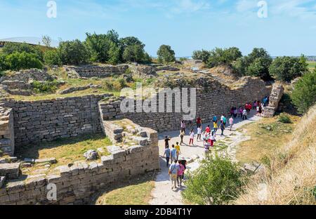 Troy, Provincia di Çanakkale, Turchia. Rovine del muro est della cittadella. Troy è un sito patrimonio dell'umanità dell'UNESCO. Foto Stock