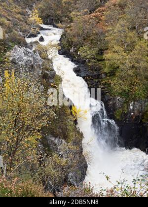 Cascate di Kirkaig vicino a Lochinver, North West Highlands, Scozia, autunno Foto Stock