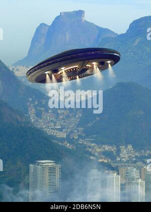 Illustrazione 3D di un UFO o astronave aliena su Rio De Janeiro, Brasile, per viaggi futuristici interstellari, o sfondi di giochi di guerra fantasy. Foto Stock