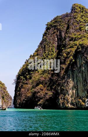 Crociera nella laguna di Koh Hong nel Mare delle Andamane e Parco Tharn Bok Khorani nella Provincia di Krabi - Thailandia - 24 gennaio 2020 Foto Stock