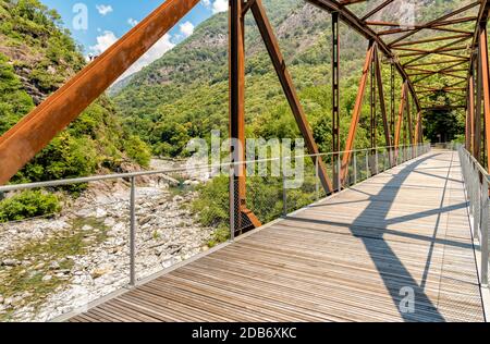 Ponte della Vallemaggia, la più lunga valle alpina del Canton Ticino in Svizzera Foto Stock