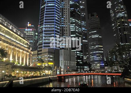 Quartiere degli affari di notte, Singapore Foto Stock