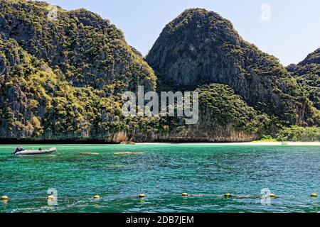 Phi Phi Island Krabi Thailandia 24 gennaio 2020 - disperazione di viaggio Foto Stock