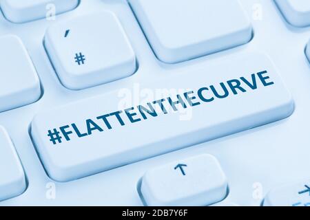 Flatten the Curve hashtag rimanere a casa Coronavirus corona infezione computer tastiera internet Foto Stock