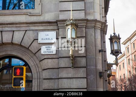 Barcellona - Marzo 2018: La Rambla pederestian street a Barcellona Spagna Foto Stock
