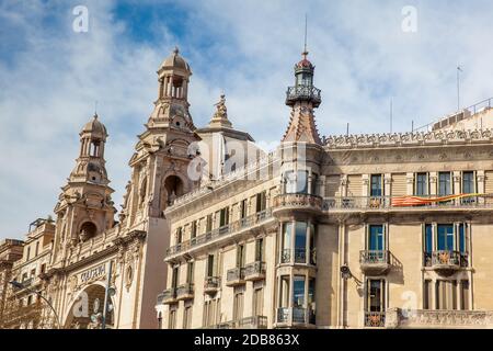 BARCELLONA - MARZO, 2018: L'edificio storico del Teatro e del cinema del Colosseo a Barcellona Foto Stock