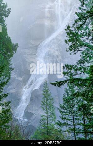 Cascata, Shannon Falls Provincial Park, British Columbia, Canada Foto Stock