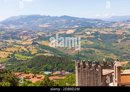 Vista sulla Torre dal Castello di San Marino Foto Stock