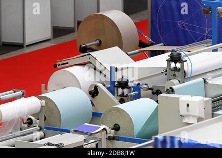 Grandi rotoli di carta preparata per la stampa Foto Stock