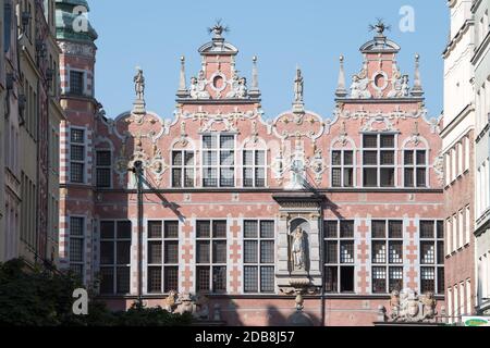 La manierista olandese Wielka Zbrojownia (la Grande Armeria) costruita nel XVII da Anthonis van Obbergen nella città principale nel centro storico di Danzica, Polonia. Septem Foto Stock