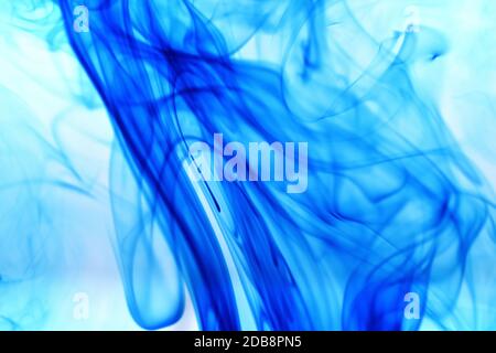 Goccia colorante alimentare in acqua Abstract Texture Foto Stock