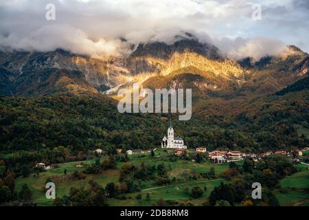 Chiesa del Sacro cuore a Dreznica, Kobarid, Slovenia Foto Stock