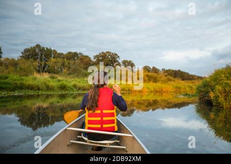 Canoa a Still Creek, Burnaby, British Columbia. Foto Stock