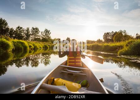 Canoa a Still Creek, Burnaby, British Columbia. Foto Stock