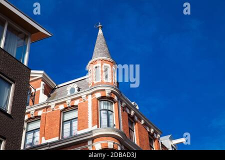 Bellissimo edificio presso il vecchio quartiere Cetral in Amsterdam Foto Stock