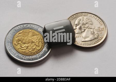 Peso messicano e dollaro USA Foto Stock