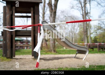 Il parco giochi di Magdeburg in Germania è chiuso a causa della Pandemia di Corona Foto Stock